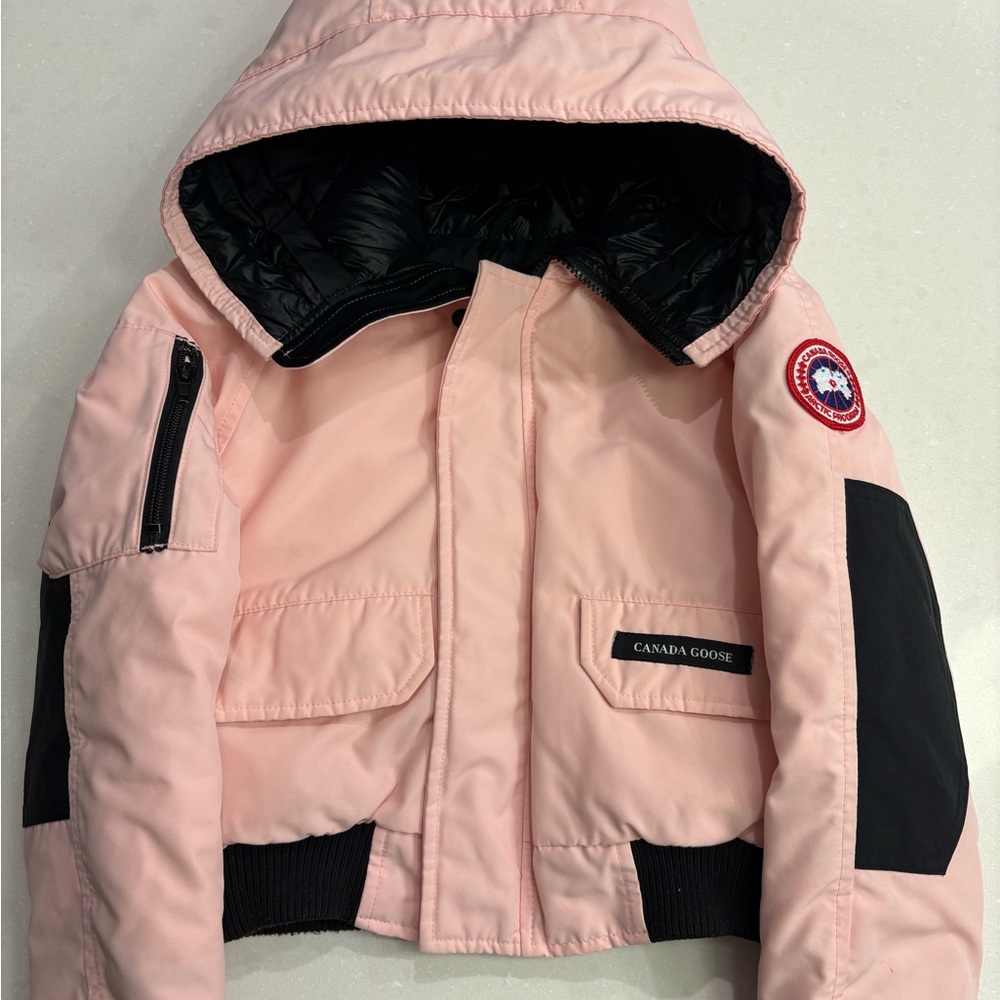 Canada Goose  Chilliwack Bomber Kids-Light  Pink and Black Puffer Jacket.
